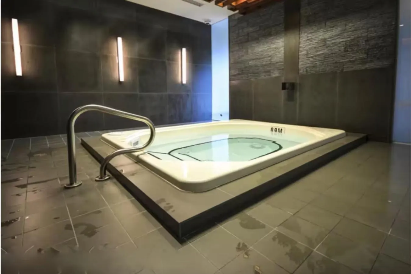 Cn Tower Lake View 2 Bedroom Suite Toronto Aparthotel