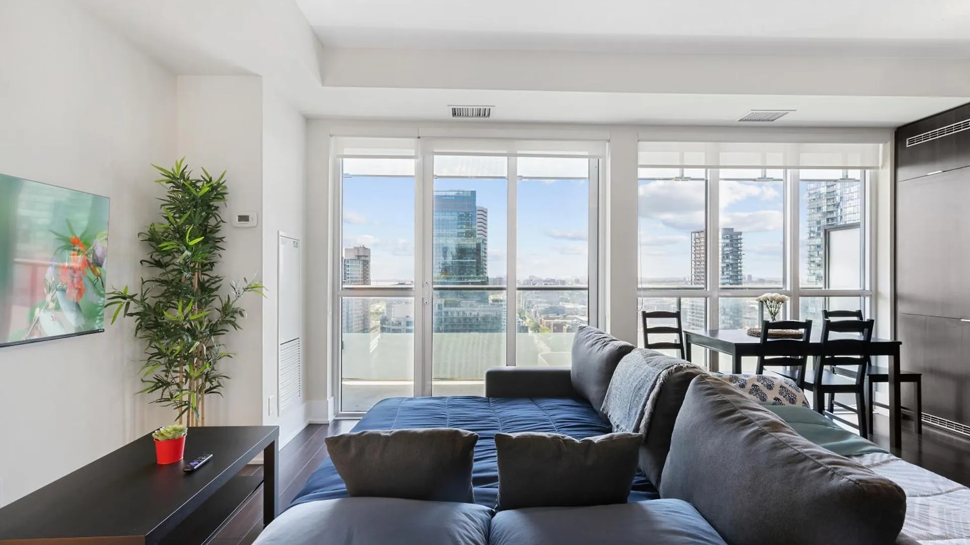 Cn Tower Lake View 2 Bedroom Suite Toronto