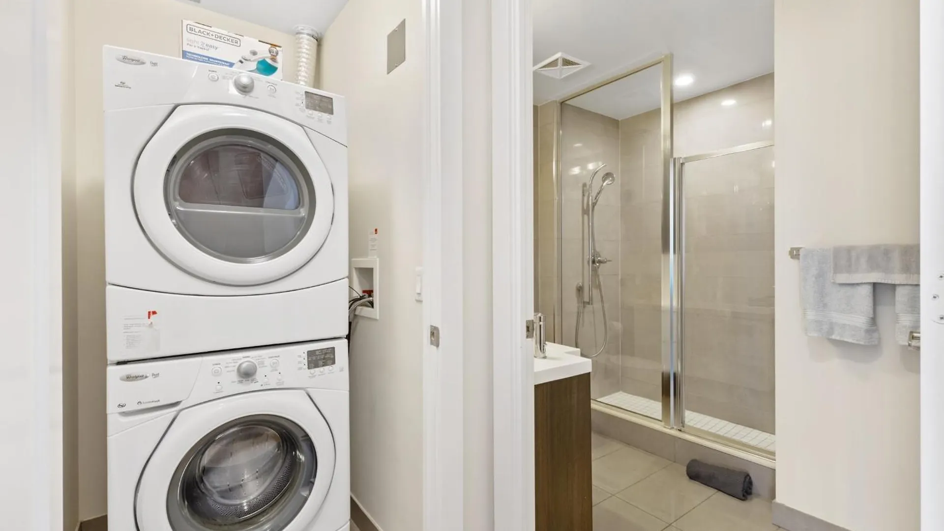 Aparthotel Cn Tower Lake View 2 Bedroom Suite Toronto Canada