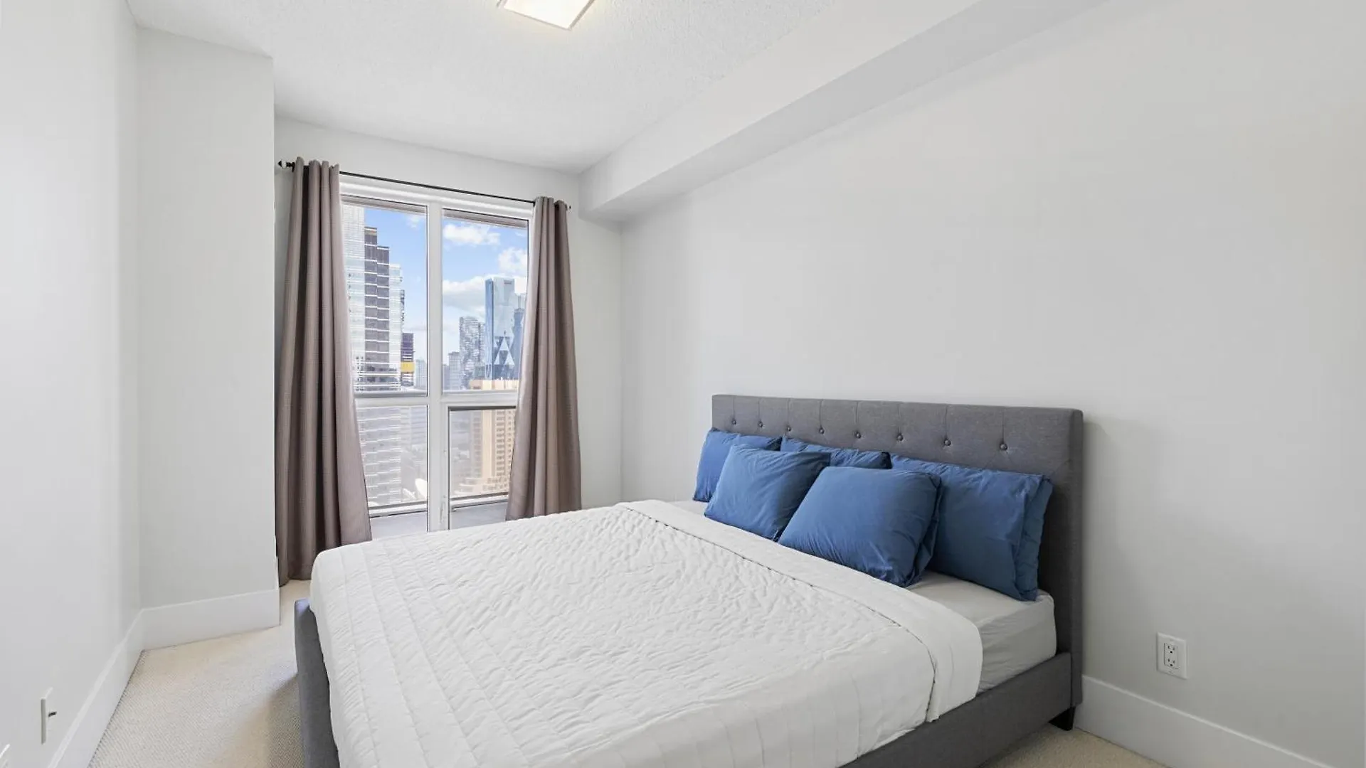 Cn Tower Lake View 2 Bedroom Suite Toronto Aparthotel