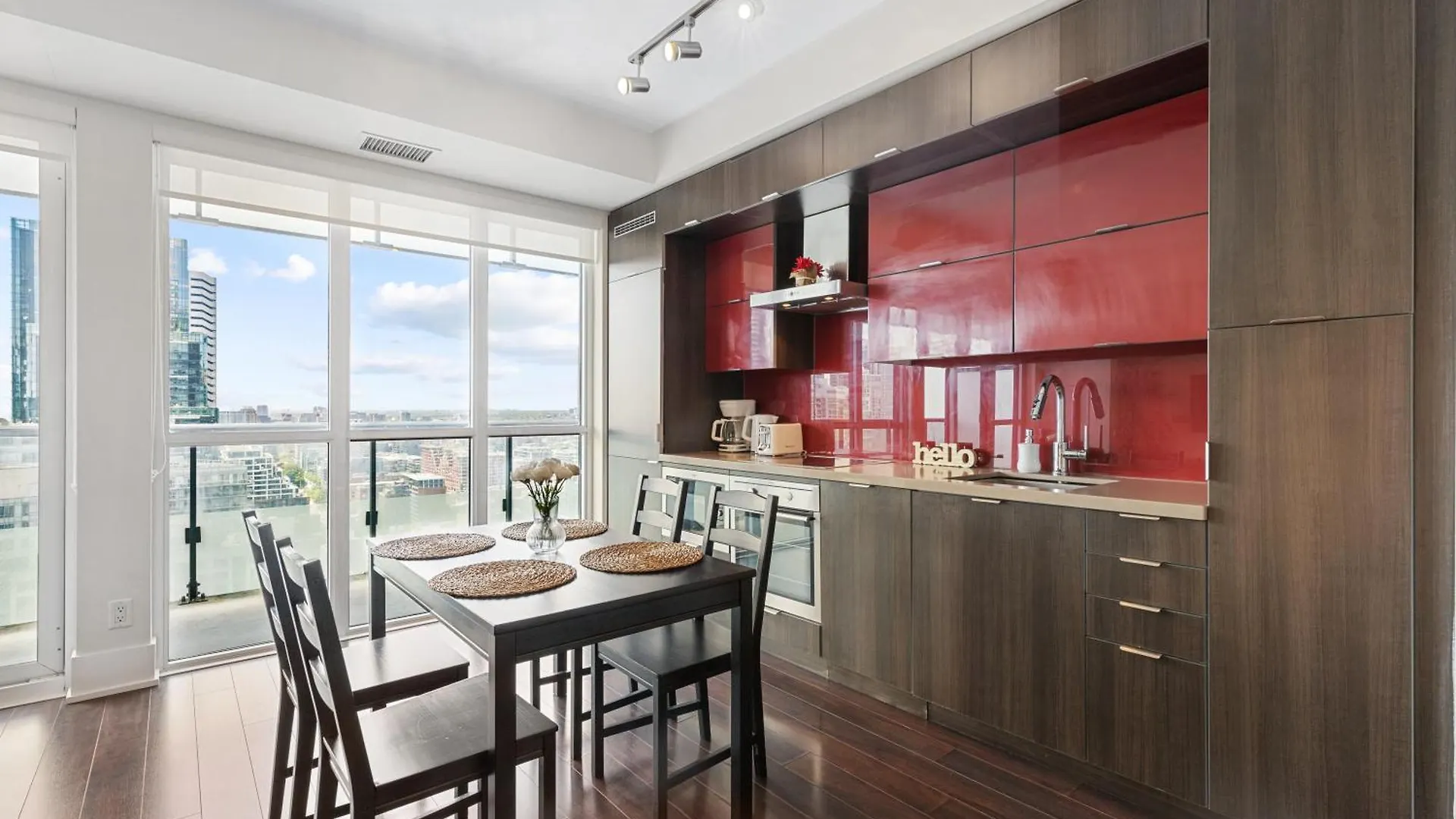Cn Tower Lake View 2 Bedroom Suite Toronto Aparthotel